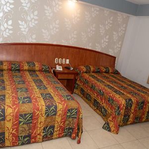 Habitación con 2 Camas Individuales